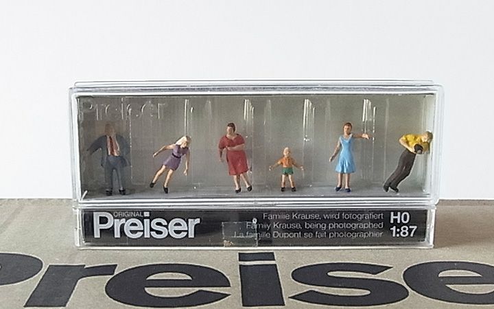Preiser/プライザー 10278 HO 1/87 家族写真を撮るクラウゼ一家