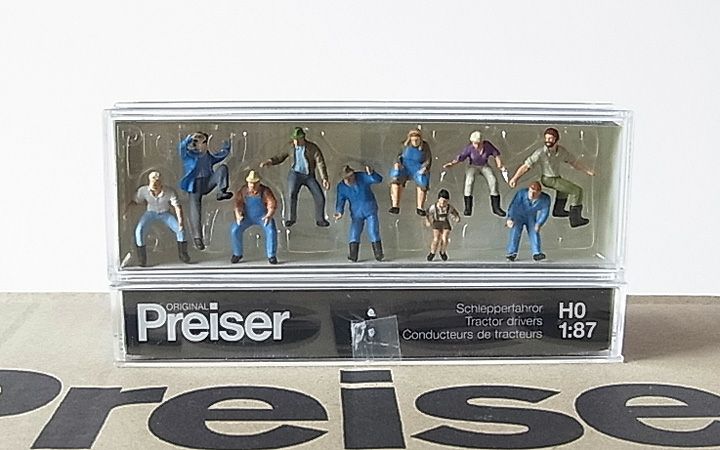Preiser/プライザー 10328 HO 1/87 トラクタードライバー