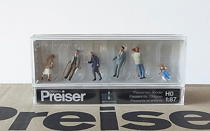 Preiser/プライザー 10415 HO 1/87 通行人と子ども