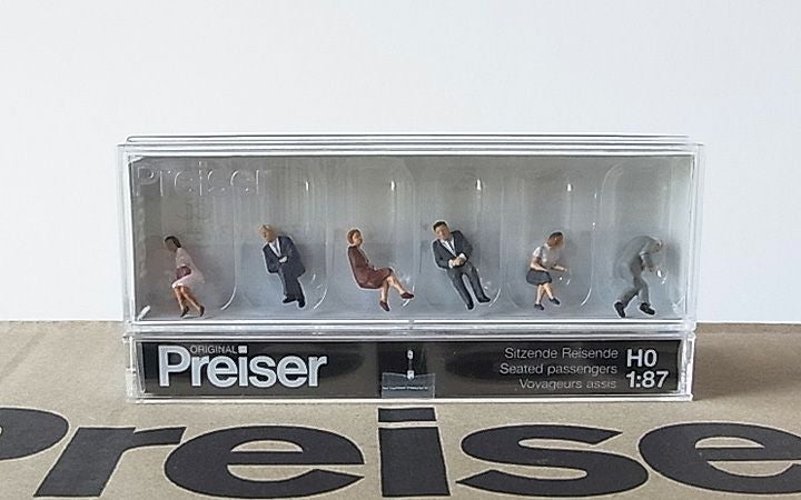 Preiser/プライザー 10434 HO 1/87 座っている乗客