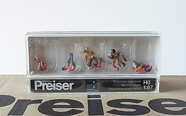 Preiser/プライザー 10442 HO 1/87 休憩するハイカー