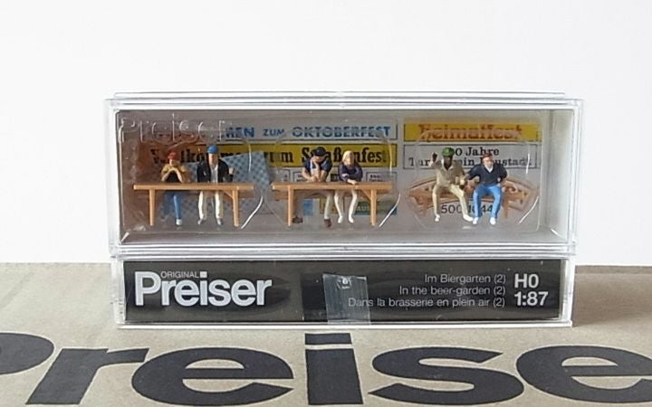 Preiser/プライザー 10450 HO 1/87 ビアガーデンにて (2)