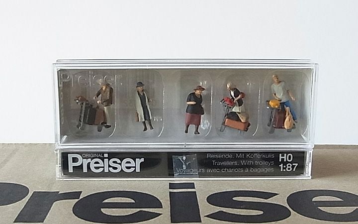 Preiser/プライザー 10459 HO 1/87 トロリーをひく旅行者