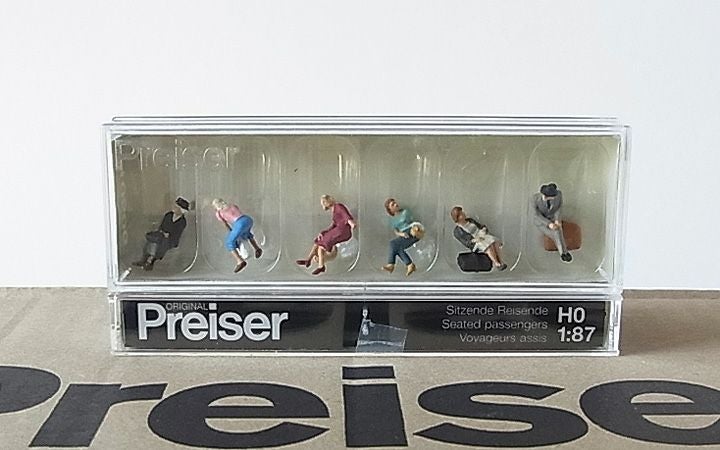Preiser/プライザー 10506 HO 1/87 座っている乗客
