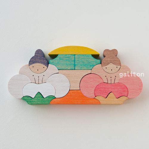 小黒三郎 梅の花坐りびな（ぼんぼり付き）