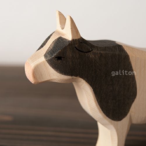 オストハイマー Ostheimer うし メス 黒ぶち 上向き