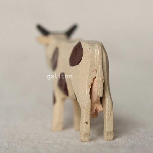 クリスティアンヴェルナー Christian Werner ウシ 茶ブチ メス（小）