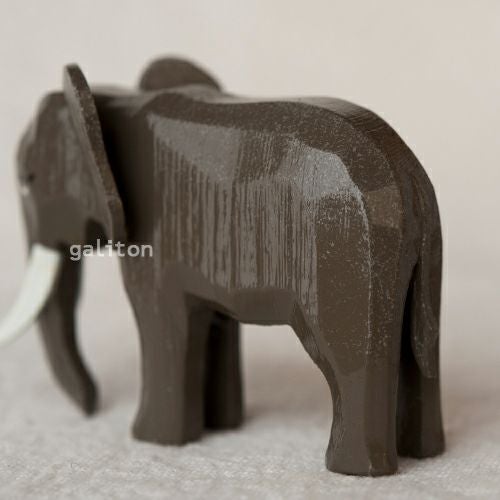 クリスティアンヴェルナー Christian Werner ぞう オス（小）