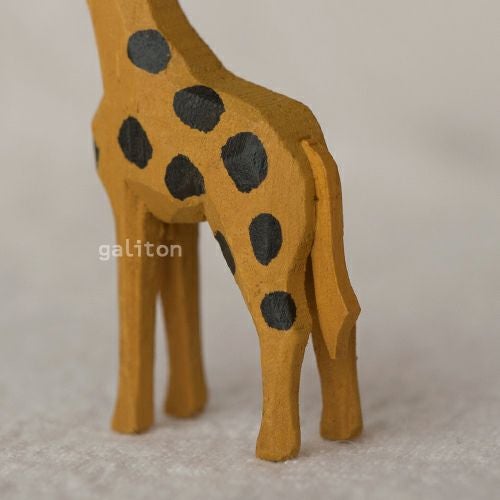 クリスティアンヴェルナー Christian Werner きりん（小）