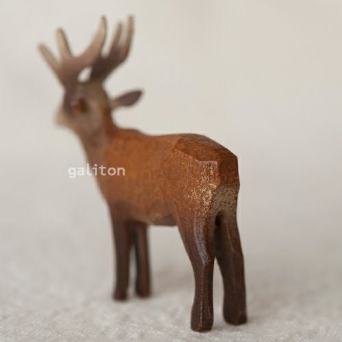 クリスティアンヴェルナー Christian Werner アカシカ オス（小）