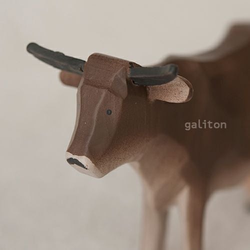 クリスティアンヴェルナー Christian Werner ウシ 茶 メス（大）