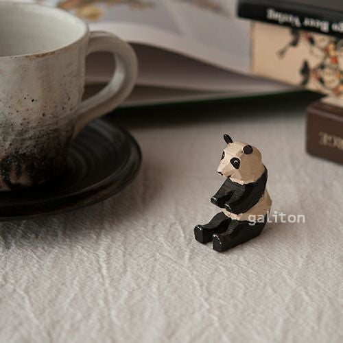 クリスティアンヴェルナー Christian Werner パンダ メス 座り（大）