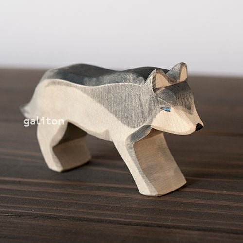 オストハイマー Ostheimer オオカミ 歩き