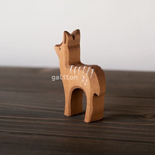 オストハイマー Ostheimer シカの子 前向き