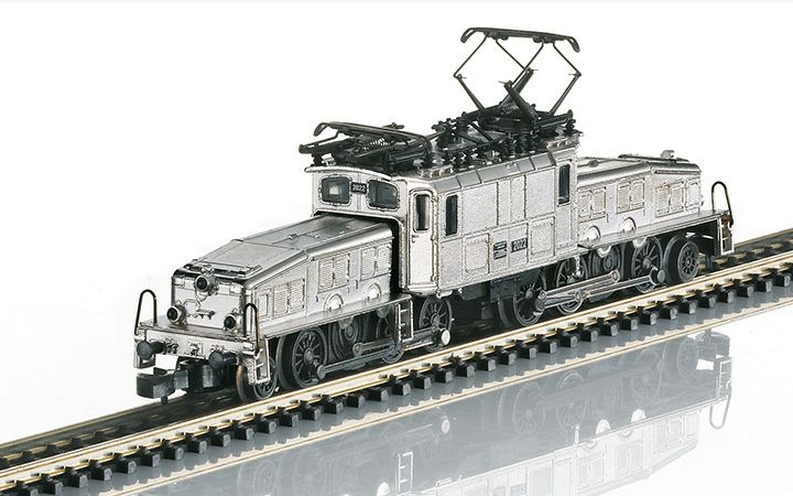 maerklin/メルクリン 88569 電気機関車 SBB Ce6/8III クロコダイル 50周年記念プラチナメッキ スペシャルモデル Zゲージ