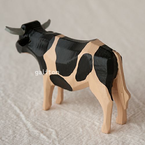 クリスティアンヴェルナー Christian Werner ウシ 黒ブチ オス（大）