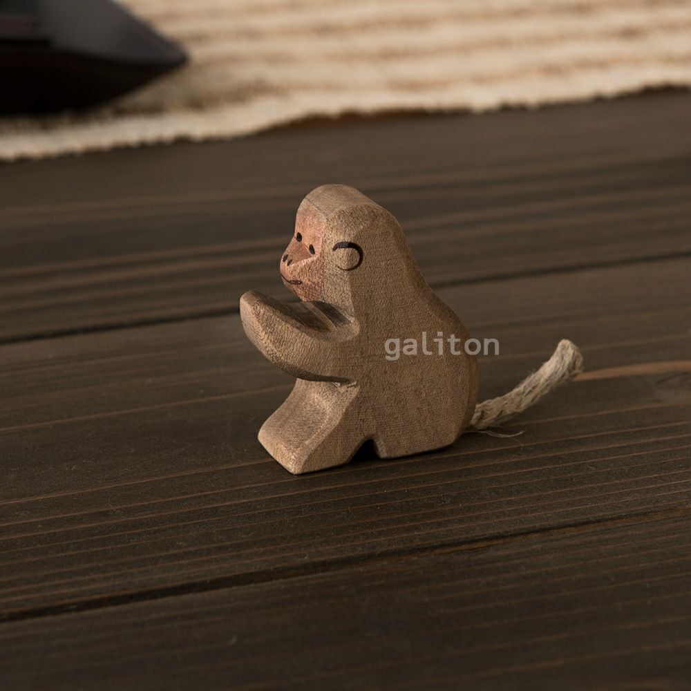 オストハイマー Ostheimer ヒヒ 座り