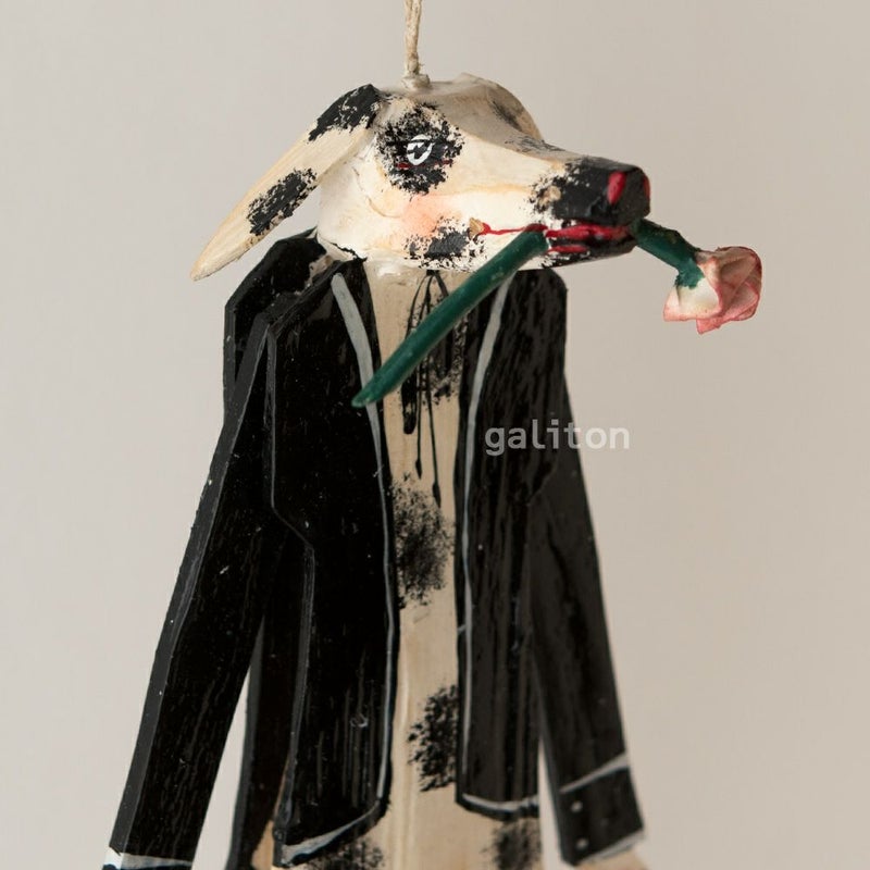 Oberammergauer Schnuerlkasperl なたのハンペルマン 犬とバラ